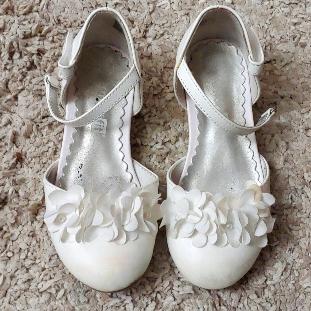 Smart Fit White Girls Dress Shoes